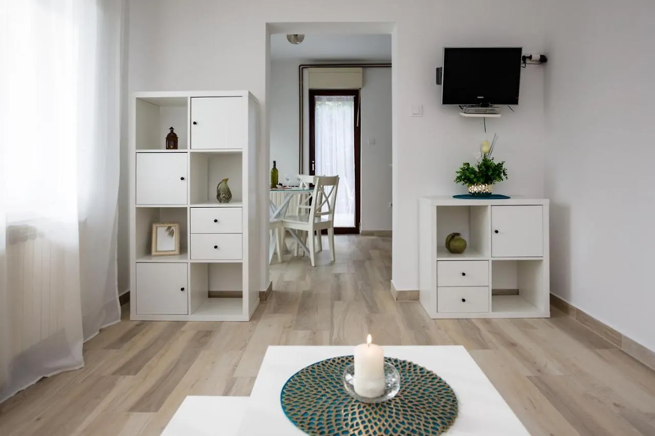 Apartment Valerija Malinska
