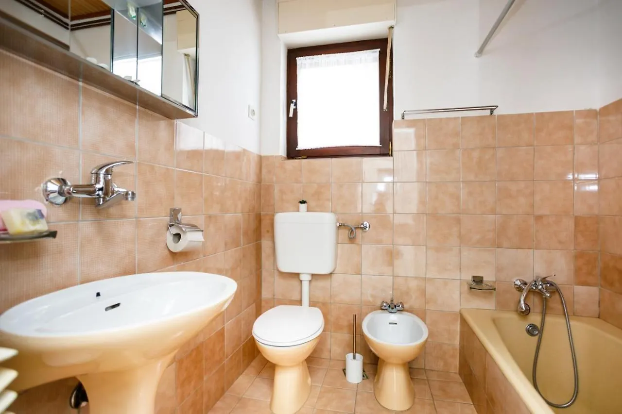 Apartment Valerija Malinska