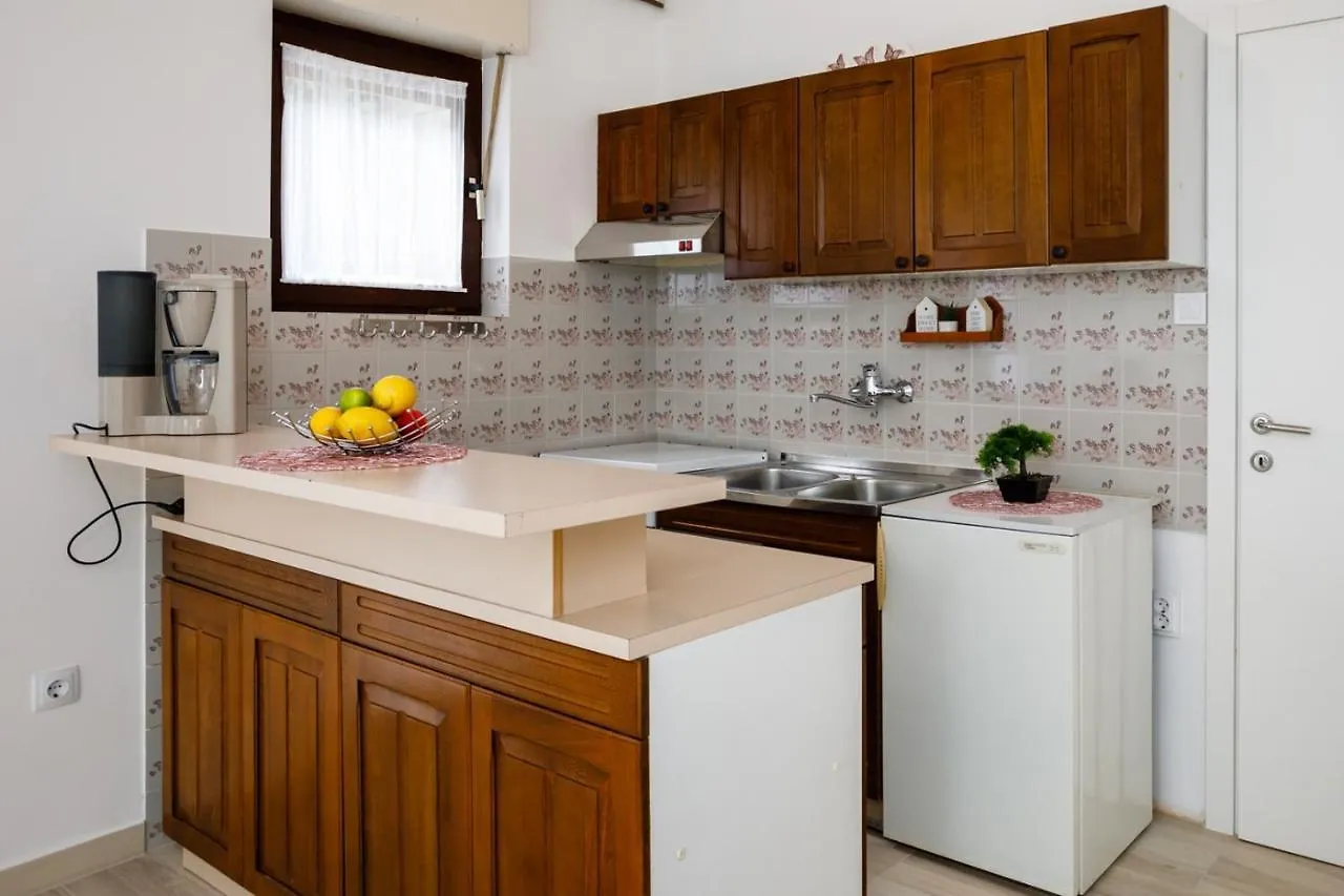 Apartment Valerija Malinska